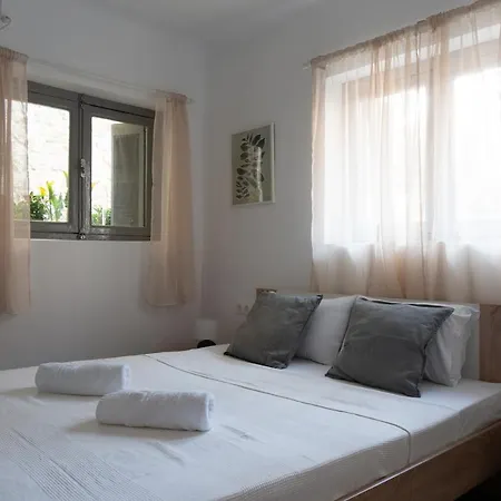Hostel Dioskouros