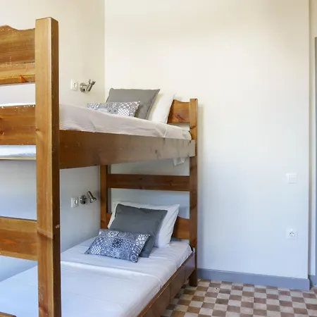 Hostel Dioskouros *